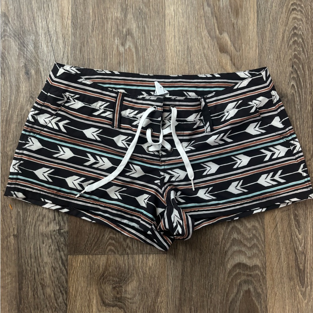 Billabong Aztec Arrow Print Board Shorts Lace Up Swim Surf Beach Women’s Size 3